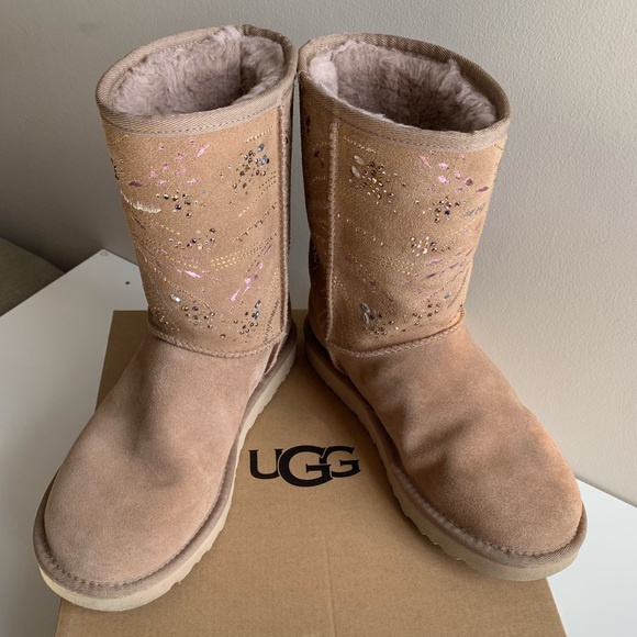 UGG Classic Gold Short Burst Boot - Picture 1 of 13